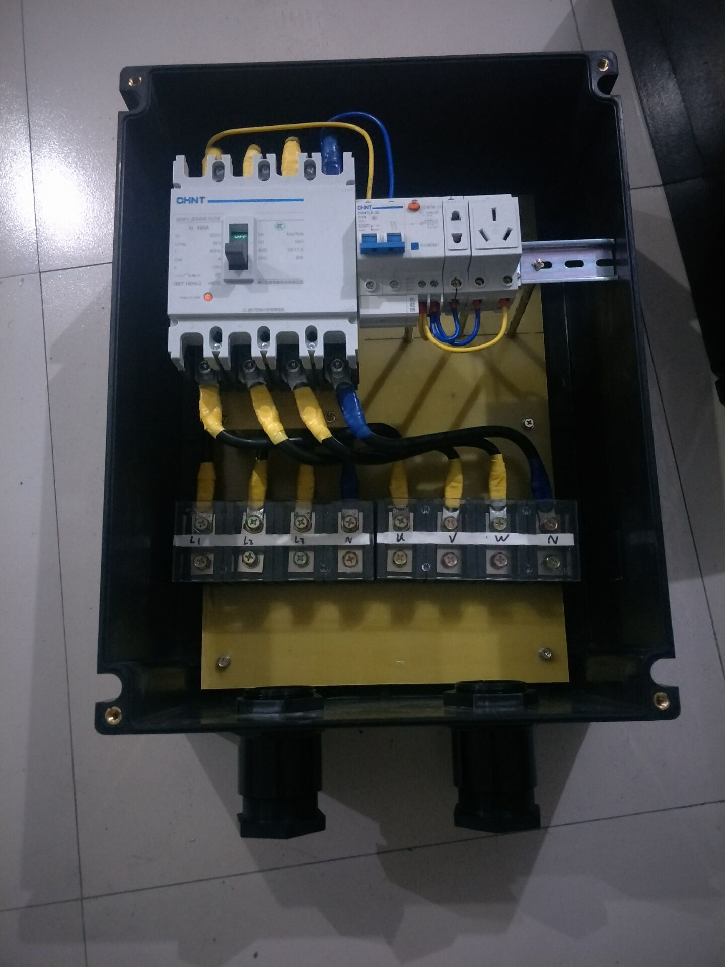 防爆防腐配電箱，化工防爆防腐配電箱，油庫房三防防爆配電箱，三防防爆配電箱工程塑料，