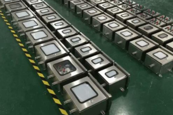 三防不銹鋼防爆配電箱，煉化廠用防爆控制箱，化工現場防爆不銹鋼配電箱，防爆蝶閥控制箱，油庫房防爆防腐配電箱，鍋爐房防爆配電箱，天燃氣艙防爆控制箱